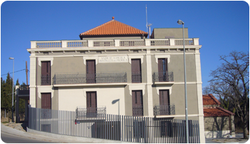 Imatge de Can Roviralta, edifici que ha estat recuperat per acollir el Centre Paleontològic dels Hostalets de Pierola.
