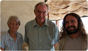 En David M Alba amb Richard i Meave Leakey.